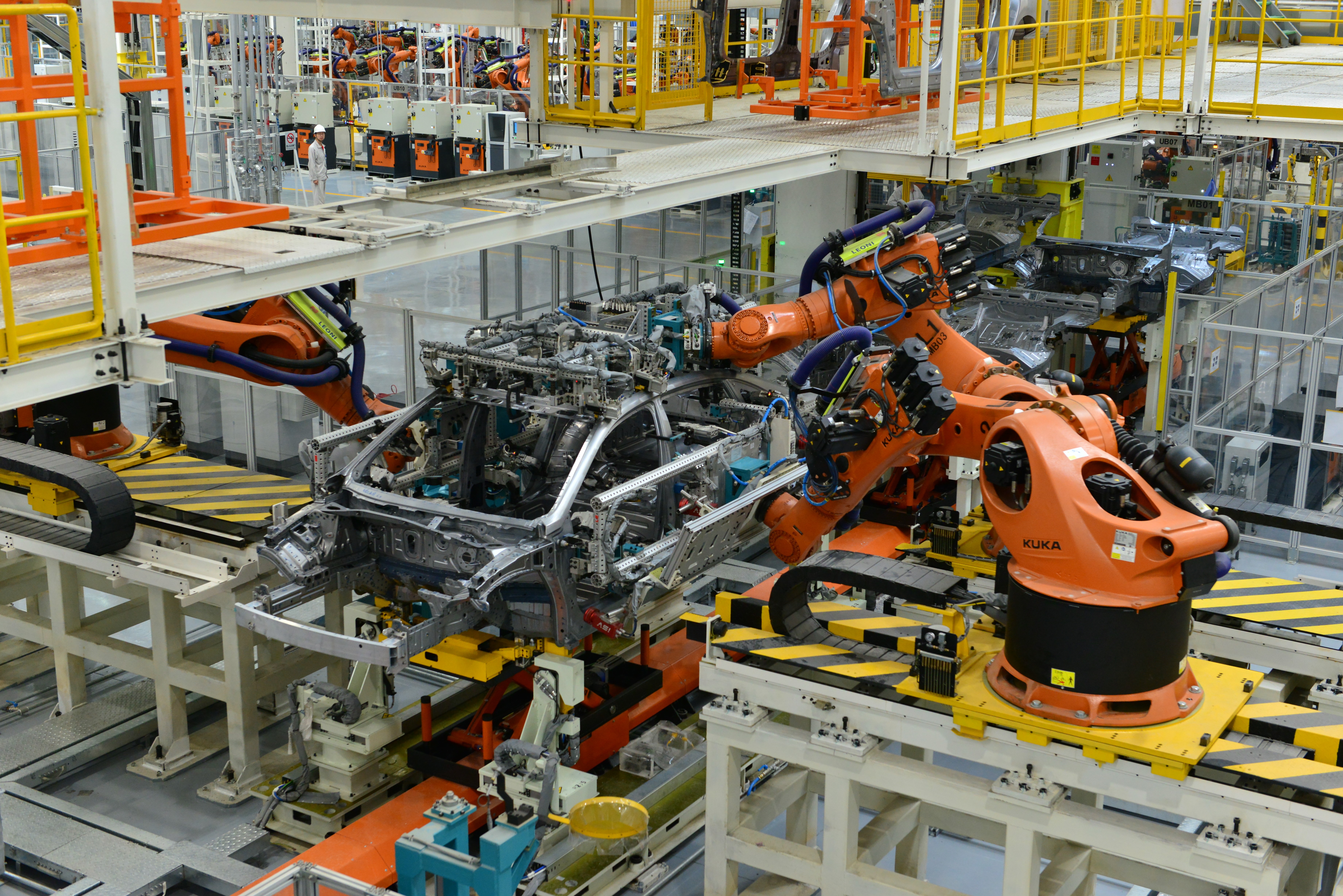 52秒下線一臺汽車、1分鐘生產(chǎn)線切換 廣汽傳祺打造自我感知工廠